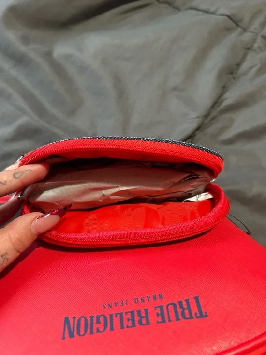 True Religion -2 cosmetic bags NWT ❤️ - Picture 5 of 5